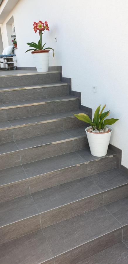 Apartments And Rooms Ivana Krk Town Luaran gambar