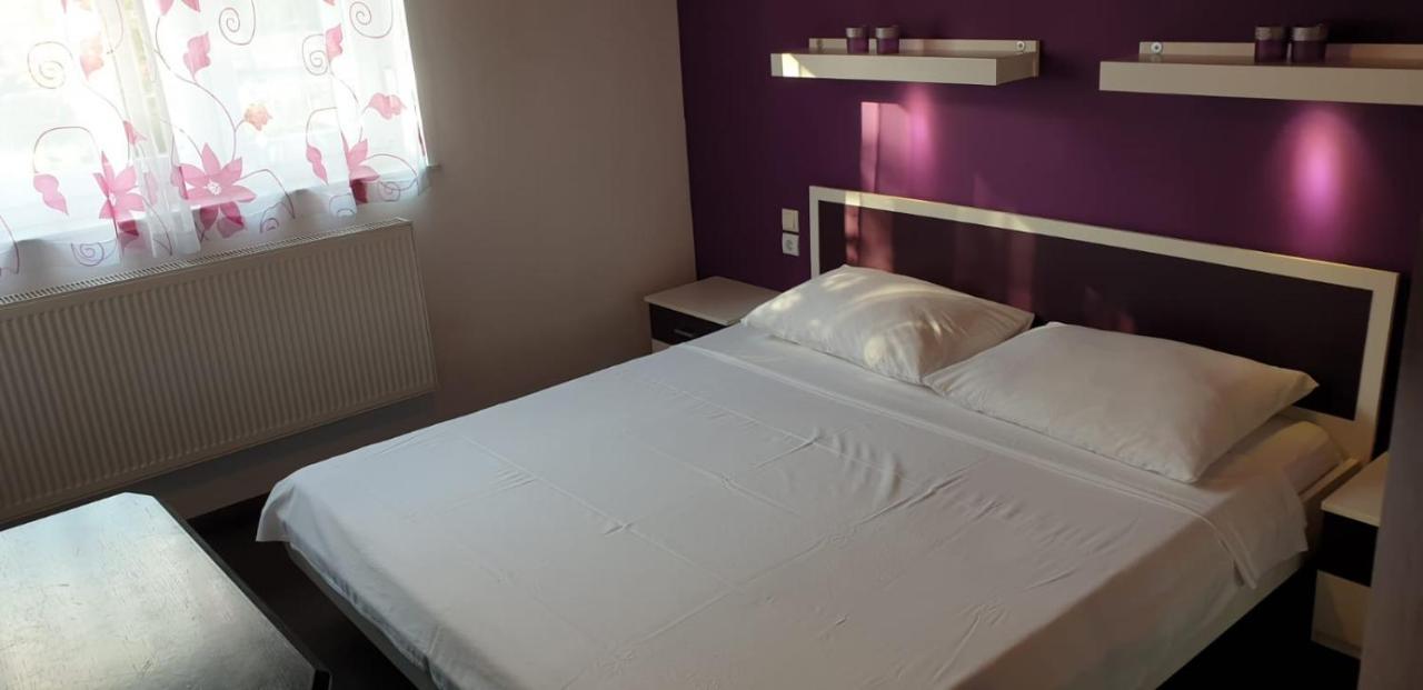 Apartments And Rooms Ivana Krk Town Luaran gambar