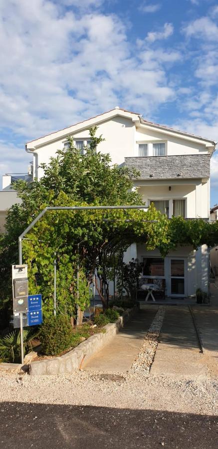 Apartments And Rooms Ivana Krk Town Luaran gambar