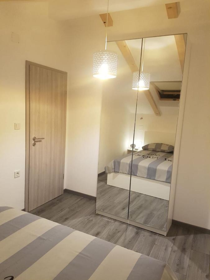 Apartments And Rooms Ivana Krk Town Luaran gambar