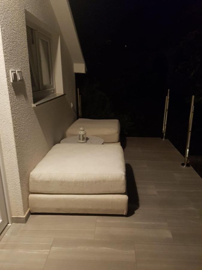 Apartments And Rooms Ivana Krk Town Luaran gambar