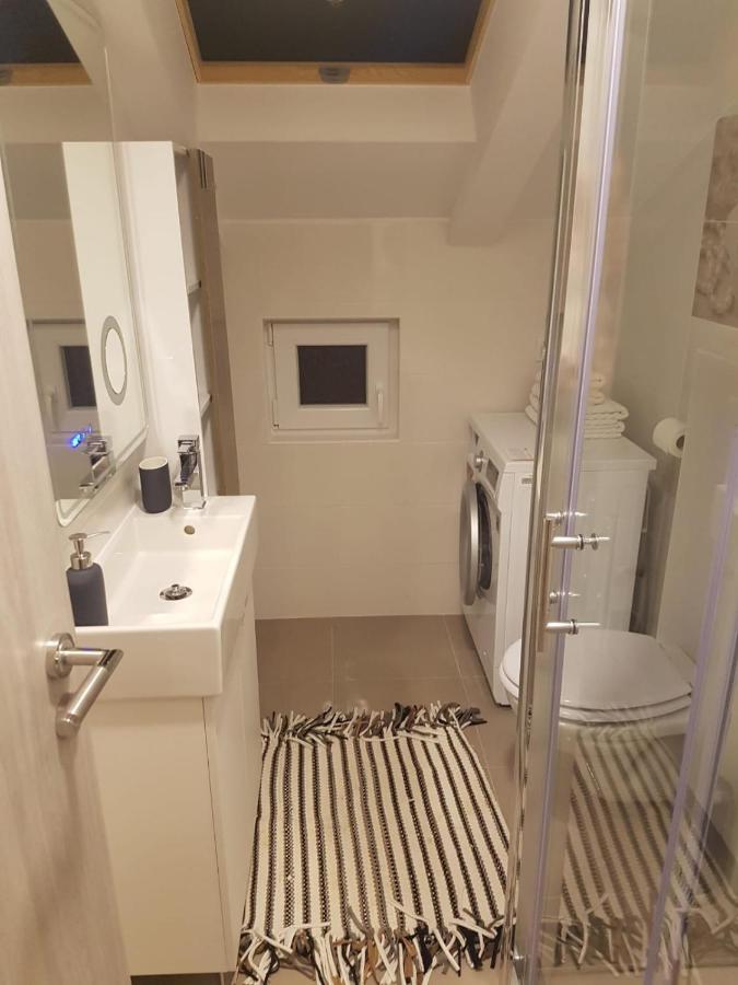 Apartments And Rooms Ivana Krk Town Luaran gambar