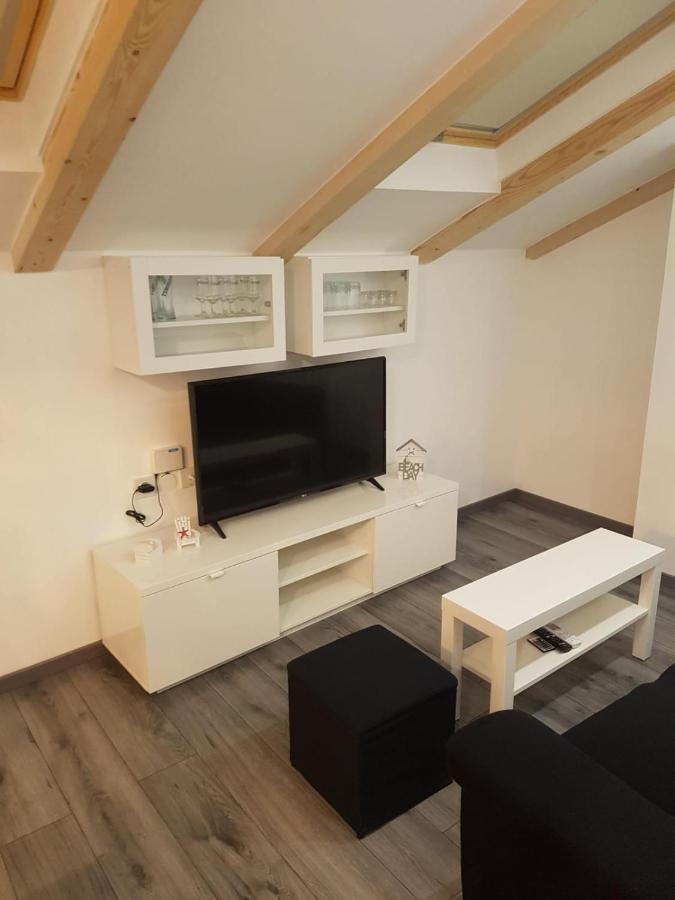 Apartments And Rooms Ivana Krk Town Luaran gambar